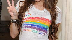 Brunettes woman miley cyrus