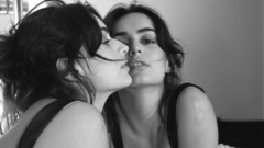 Brunettes woman mirrors Actress