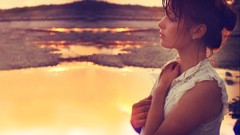 Brunettes woman outdoors