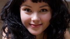 Brunettes woman smiling