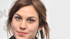 Brunettes woman smiling faces