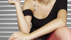 Brunettes woman smoking fishnet