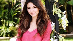 Brunettes woman victoria justice