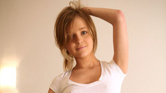 Brunettes Women elle girl