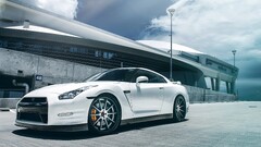 Car Nissan GT-R R35 white cars
