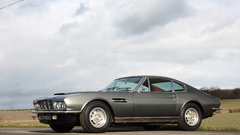 Cars aston martin v8