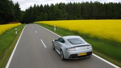 Cars Aston Martin Vantage v12 Aston Martin V12 Vantage