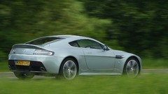 Cars Aston Martin Vantage v12 Aston Martin V12 Vantage