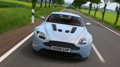 Cars Aston Martin Vantage v12 Aston Martin V12 Vantage