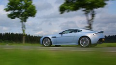 Cars Aston Martin Vantage v12 Aston Martin V12 Vantage
