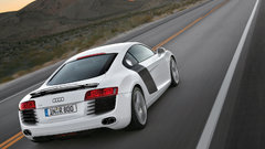 Cars audi r8 white