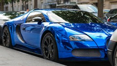 Cars Bugatti races blue cars