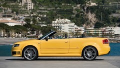 Cars cabrio Audi RS4