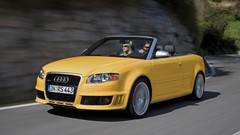 Cars cabrio Audi RS4