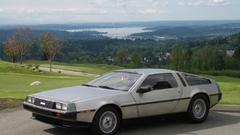 Cars delorean dmc-12