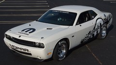Cars dodge challenger
