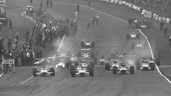 Cars formula one race