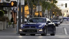 Cars front Nissan GT-R R35