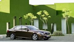 Cars hybrid Mercedes-Benz E-Class