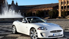 Cars jaguar fountain