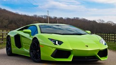Cars Lamborghini-Aventador Verde