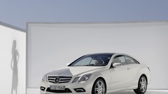 Cars Mercedes-Benz Coupé Mercedes-Benz E-Class