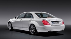 Cars Mercedes Benz S400