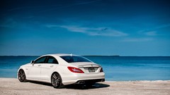 Cars Mercedes-Benz shore