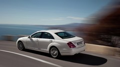 Cars motion blur Mercedes-Benz