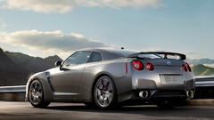 Cars Nissan GT-R racing