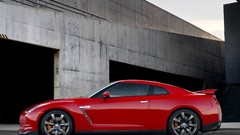 Cars Nissan vehicles red