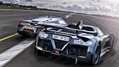 Cars racing Gumpert Apollo Noble M600
