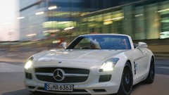 Cars roadster Mercedes-Benz Mercedes-Benz SLS AMG E-Cell