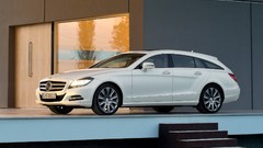 Cars shooting CLS MB