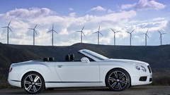 Cars side view Bentley Continental GTC