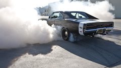 Cars smokes Dodge Charger