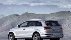 Cars SUV vehicles audi q7 German cars rear angle view V12 TDI 