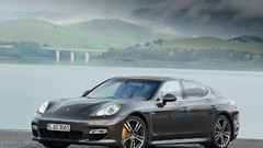 Cars turbo Porsche Panamera