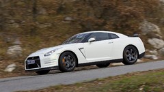 Cars vehicles Nissan GT-R