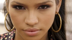 Cassie ventura faces woman