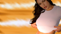 Celebrity aria giovanni brunette