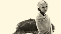 Celebrity Kirsten Dunst Actress blondes short hair desaturated