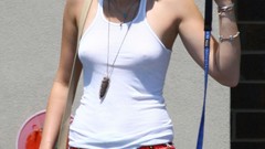 Celebrity no bra Paparazzi