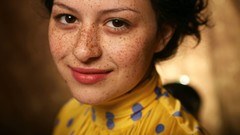 Celebrity smiling freckles Alia Shawkat