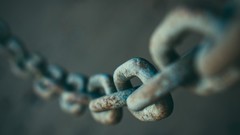 Chains depth of field