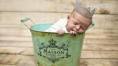 Children baby sleeping crowns