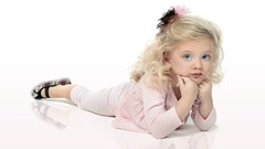 Children studio blondes portraits