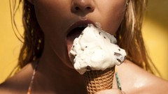 Close-up ice cream blondes models wet hair Maryna Linchuk