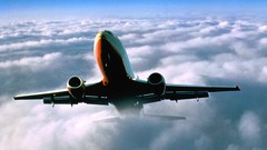 Clouds Boeing 737