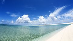 Clouds wide-angle Sea